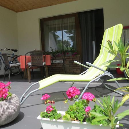 Titi Classic & Trendy Apartman Buk Luaran gambar