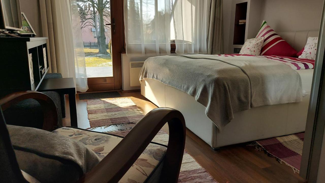 Titi Classic & Trendy Apartman Buk Luaran gambar