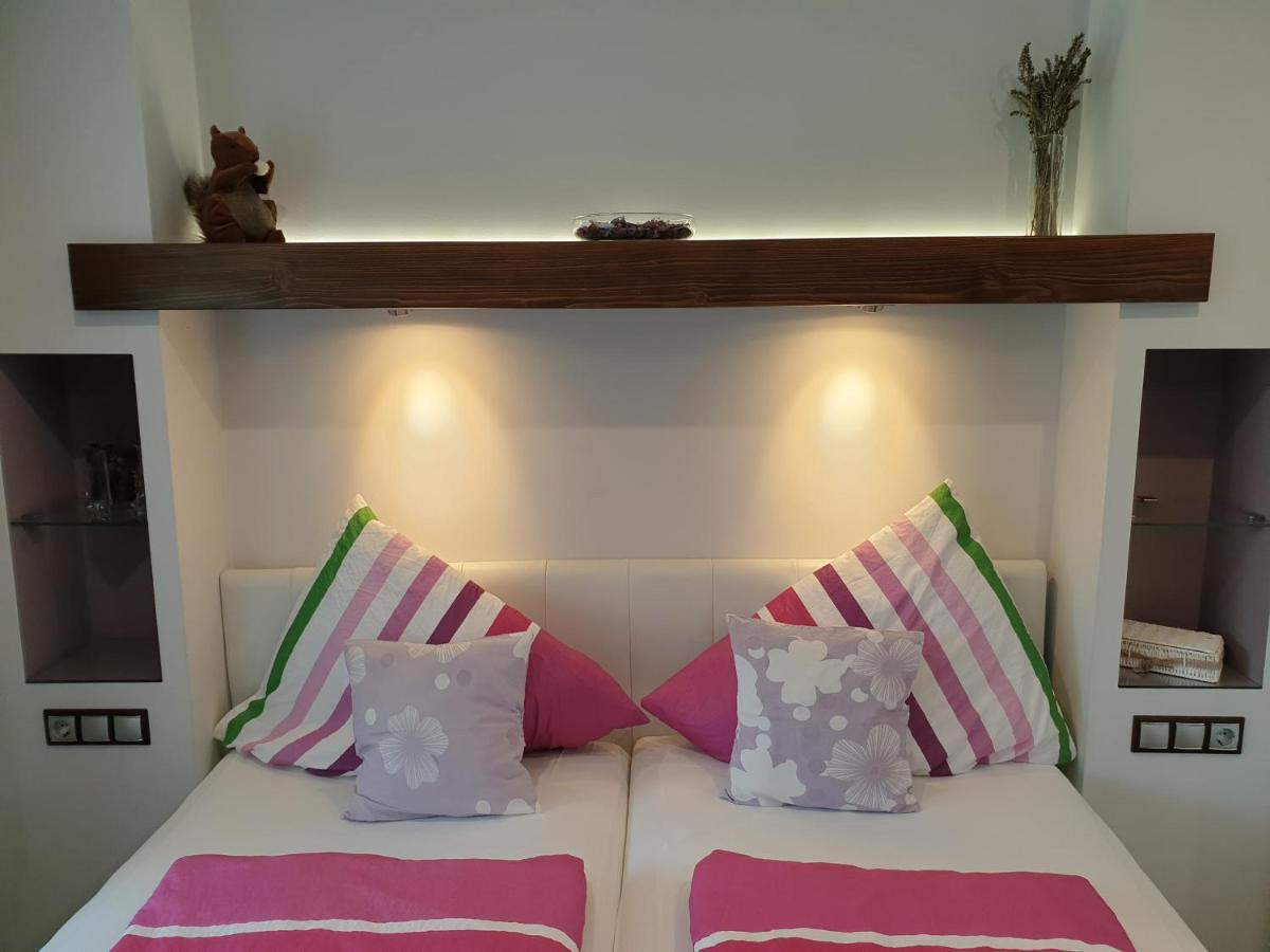Titi Classic & Trendy Apartman Buk Luaran gambar