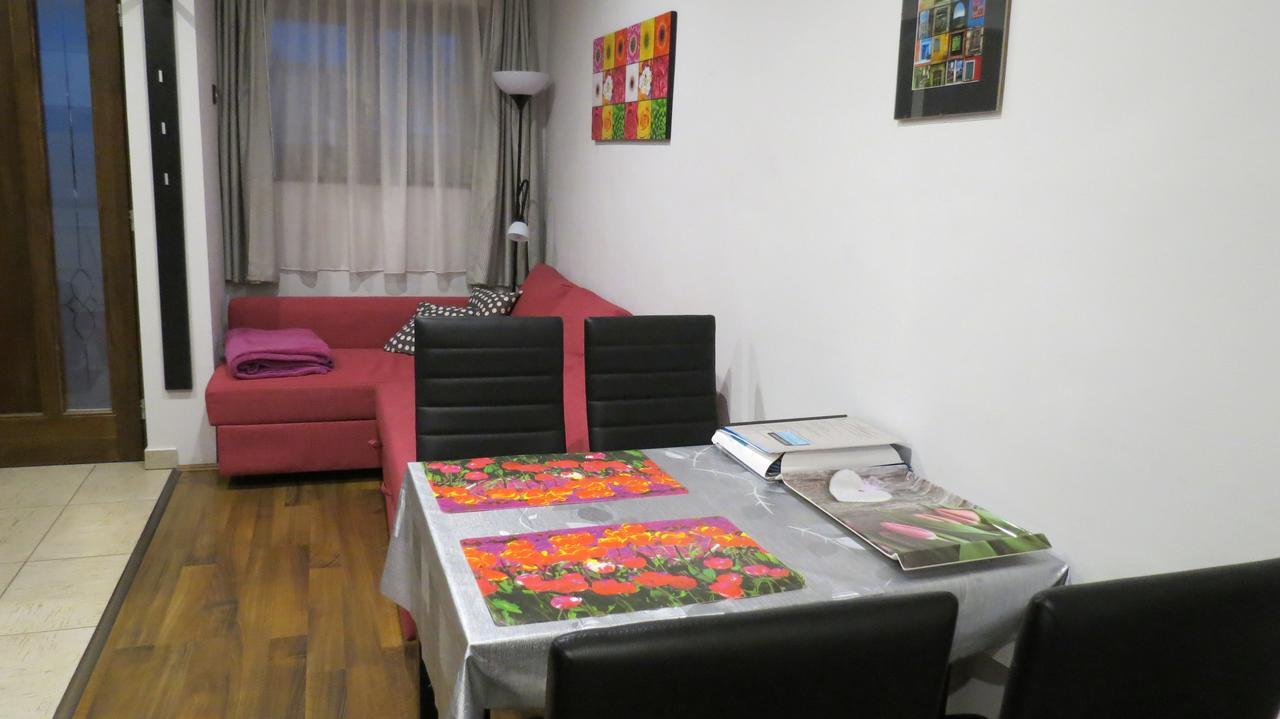 Titi Classic & Trendy Apartman Buk Luaran gambar